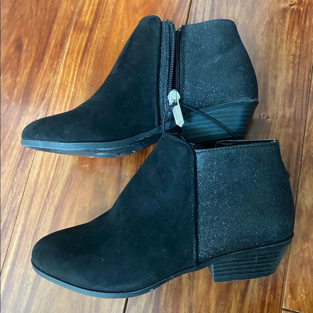 NWT Sam Edelman ankle booties size 2M